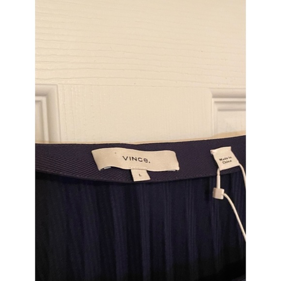 Vince. Pleated tank. New with tags- never worn. Color-navy. Size- Large - Picture 2 of 3